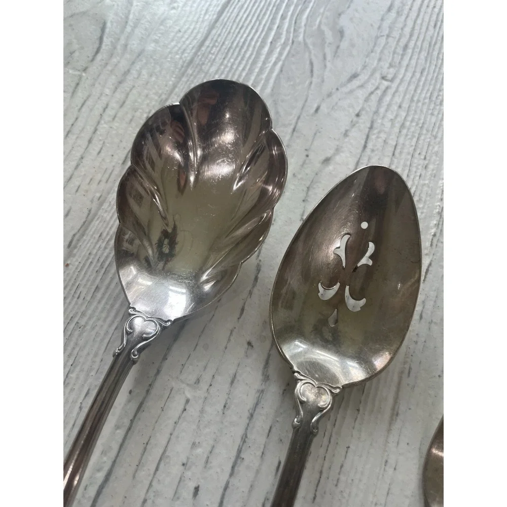 Holmes Edwards SILVER FASHION  Silver Plate Serving Spoons/Dessert Forks‎